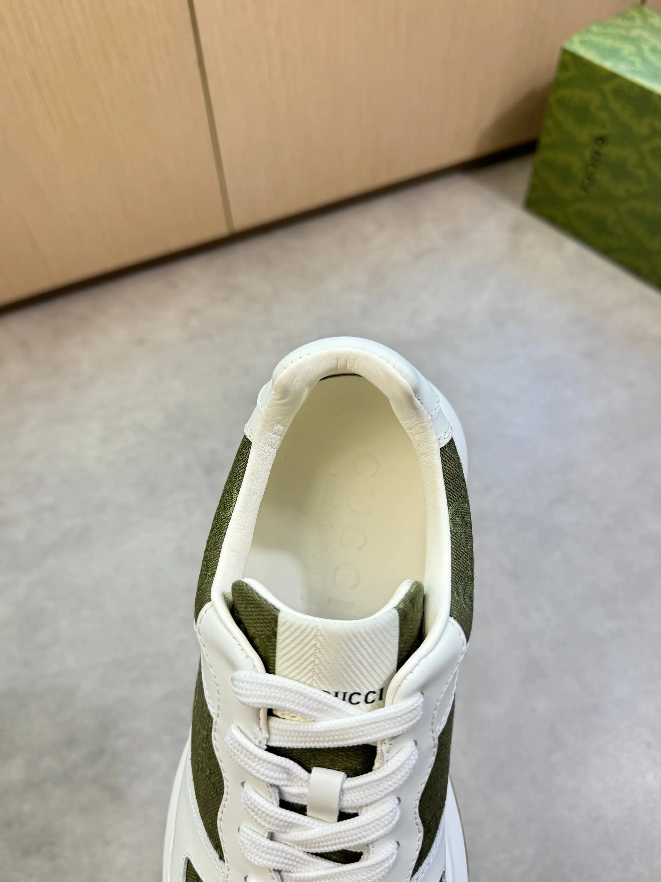 Men's shoes 💰800 [Gucci] Gucci - High-end quality original single casual sports shoes - Upper: 🔝 Nappa calfskin, brand totem cloth, tongue cloth label, heel silk screen brand LOGO - Lining: water-dyed cowhide - Outsole: ultra-light T men's shoes 💰U·Rubber; two-color molded outsole -Super high quality control·Fine workmanship: highlighted (high-end·luxury·grade) -Size :38-44 (45, can be customized)·GC0372